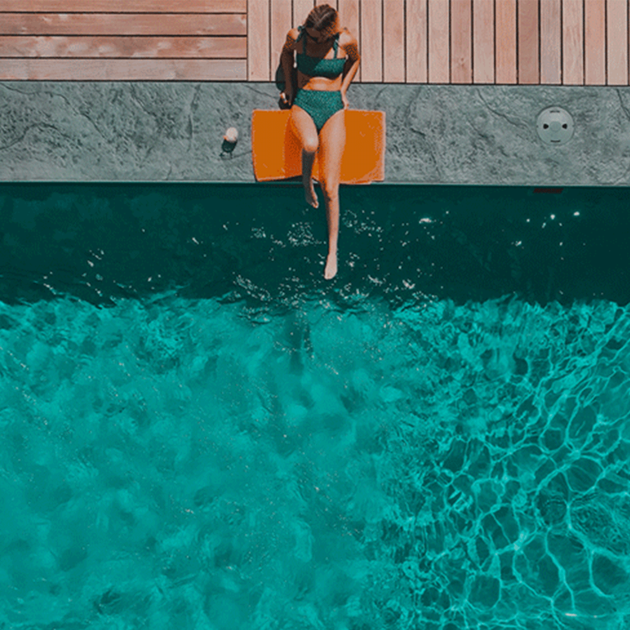 Stage_pool-til-haven_1280x1280