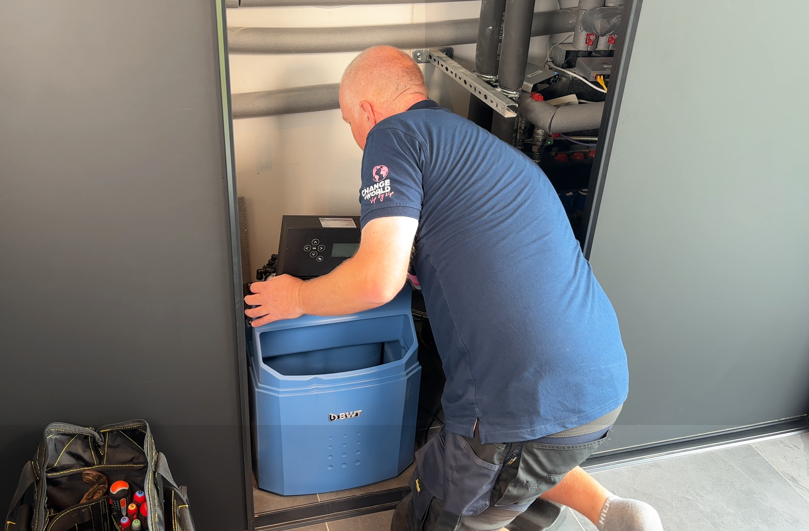 Service-bldgring_1600x1050