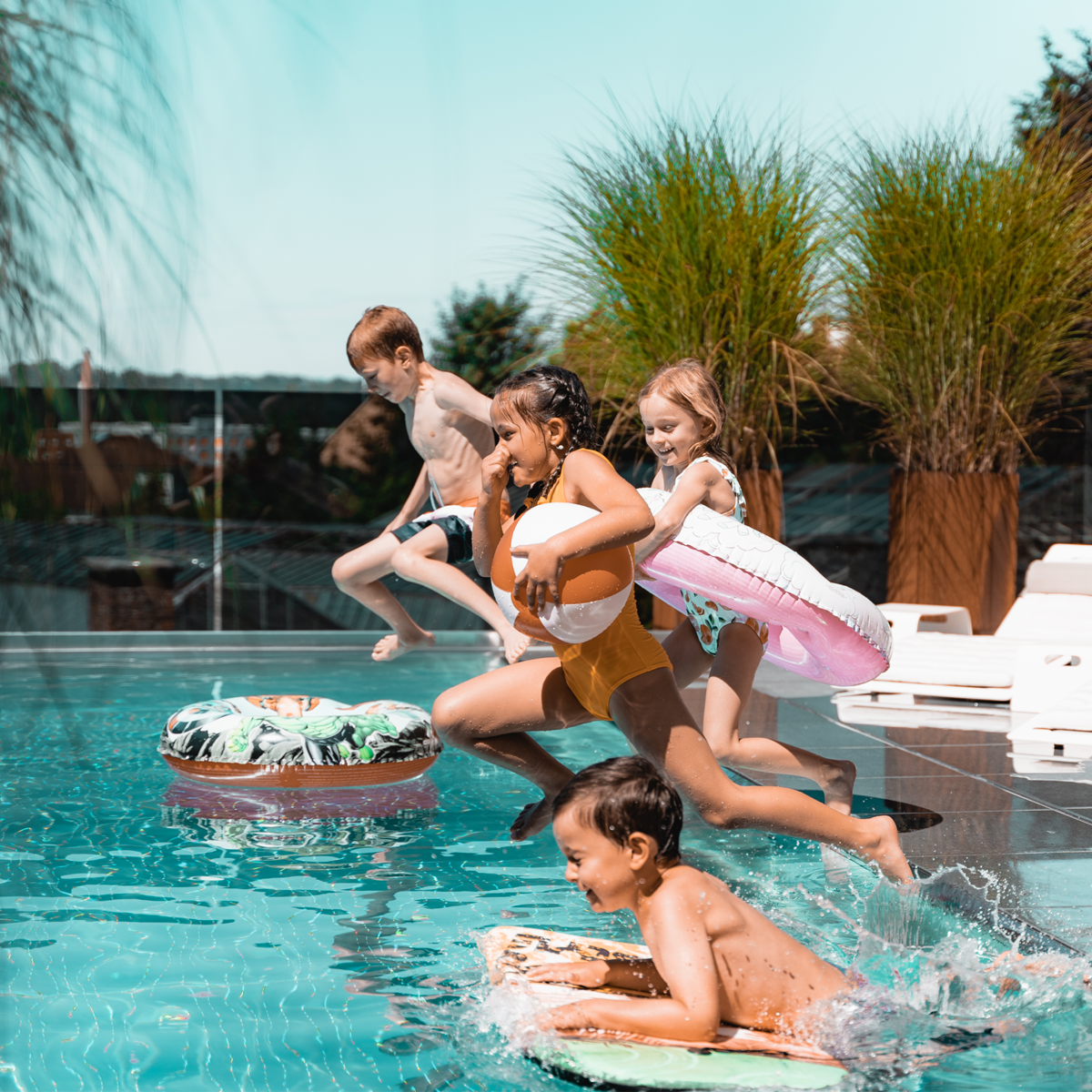 pool_webshop-slider_mobile_1200x1200 pool_webshop-slider_mobile_1200x1200