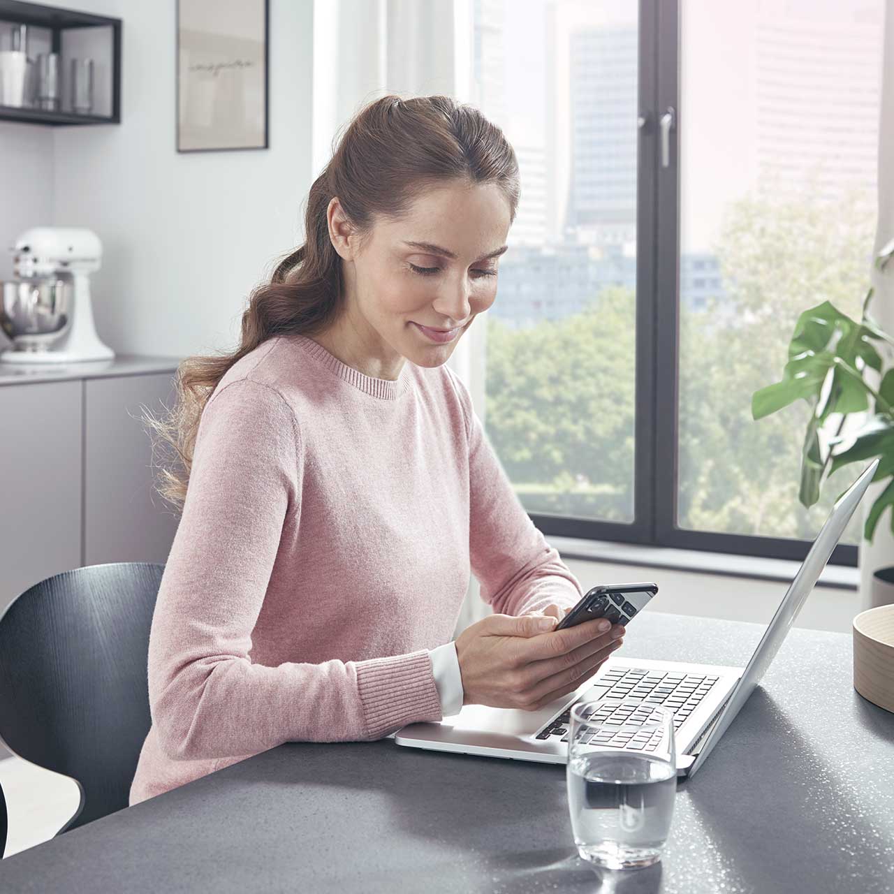 et-opkald-vaek_1280x1280