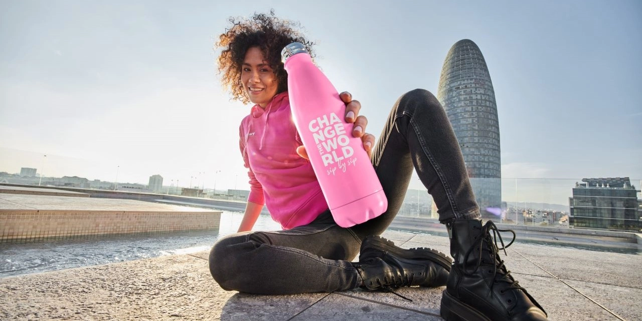 BWT Climate Bottle Woman with pink BWT hoodie and bottle